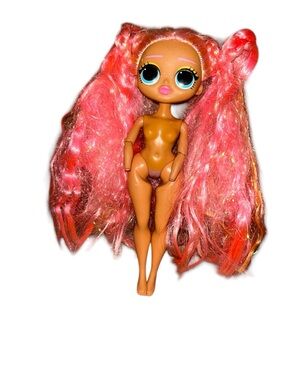 L.O.L - Pink-Haired Fashion Doll for Kids - Play & Style